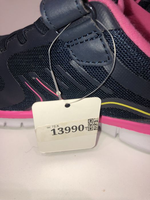 Новые. Отличные дыщащие кроссовки. Скидка %