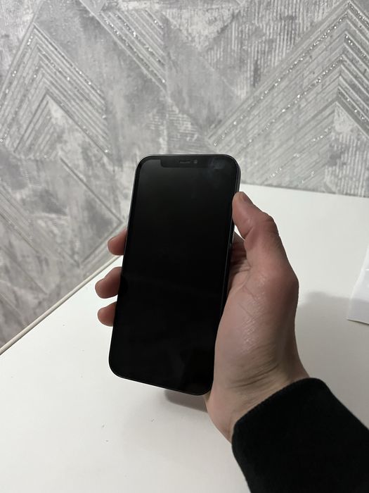 Iphone 12  обмен не интересует