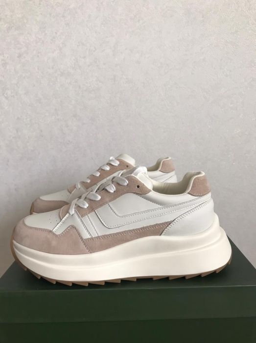 Продам женская красовки