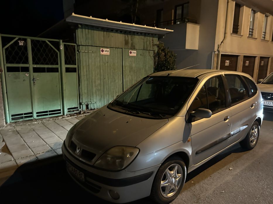 Подавам: рено меган/сценик на части или цяло