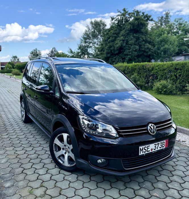 Touran 2.0 tdi 170 cp DSG panoramic//webasto//padele//camera carlig