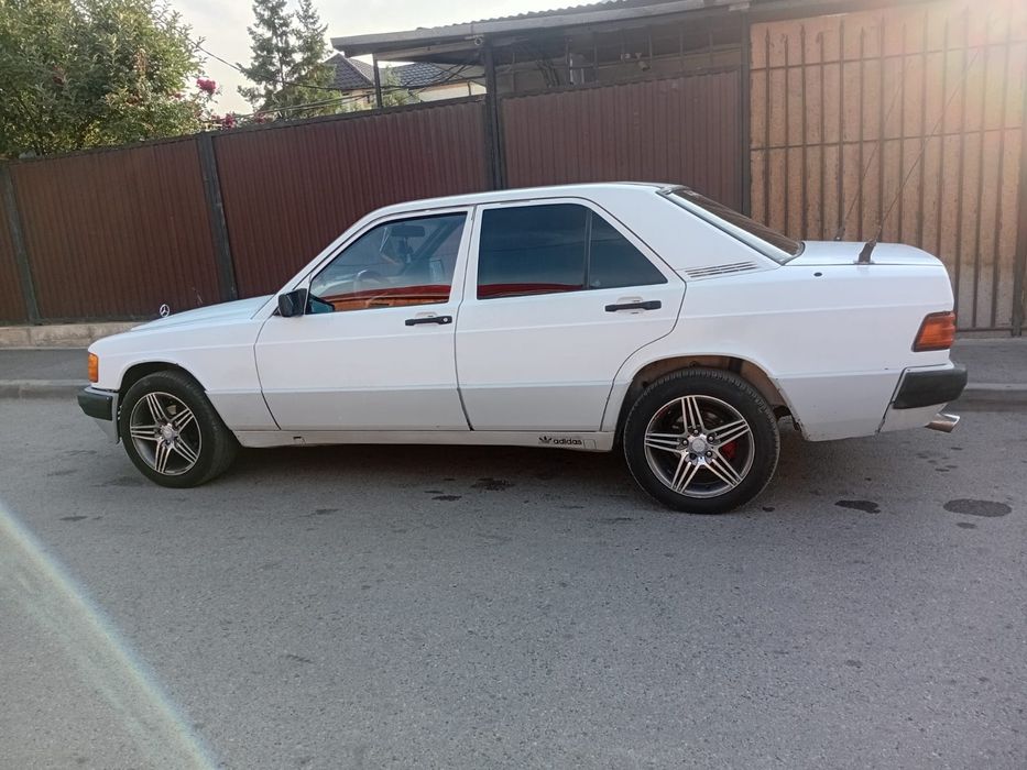 Мерседес 190 обем 2