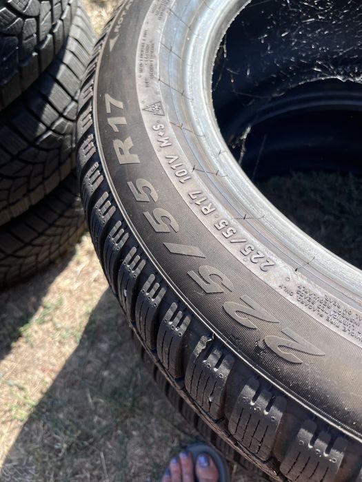 Продавам 2бр гуми 225/55R17 Pireli