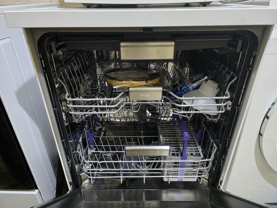 Продавам **Beko DFN28430W*л* чисто нова *съдомиялна**, не е включвана