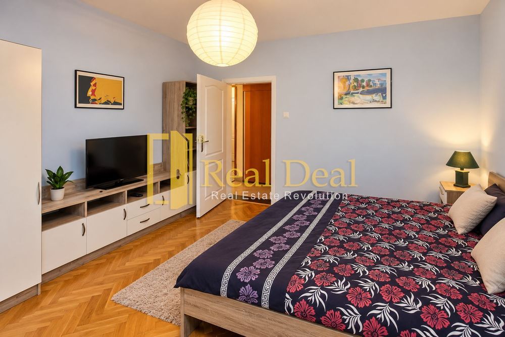 Дава се под наем Тристаен апартамент в София, Център - 140 кв.м за 1079 € - Снимка #7