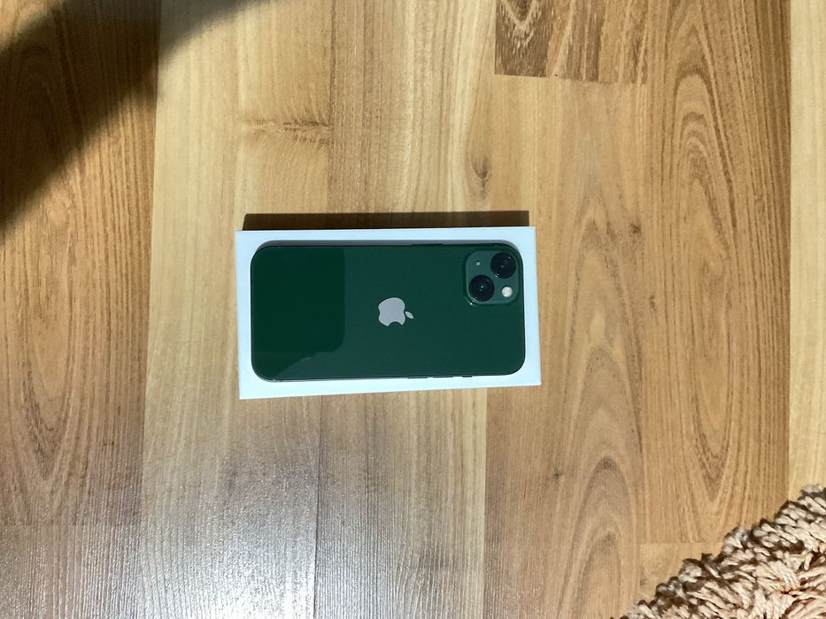 Vând iPhone 13 – 128 GB – stare perfectă
