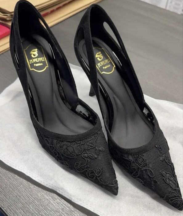 Продам черные туфли