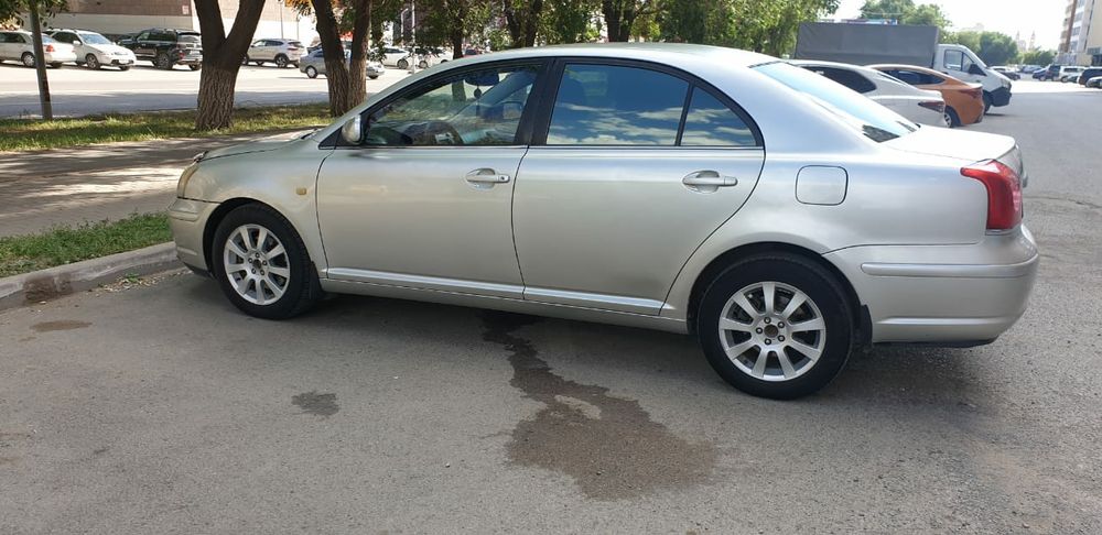 Продаю тойоту авенсис
