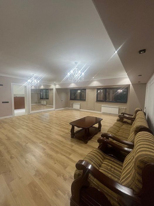 4-х комнатная квартира студия на Ц-12/ Продажа