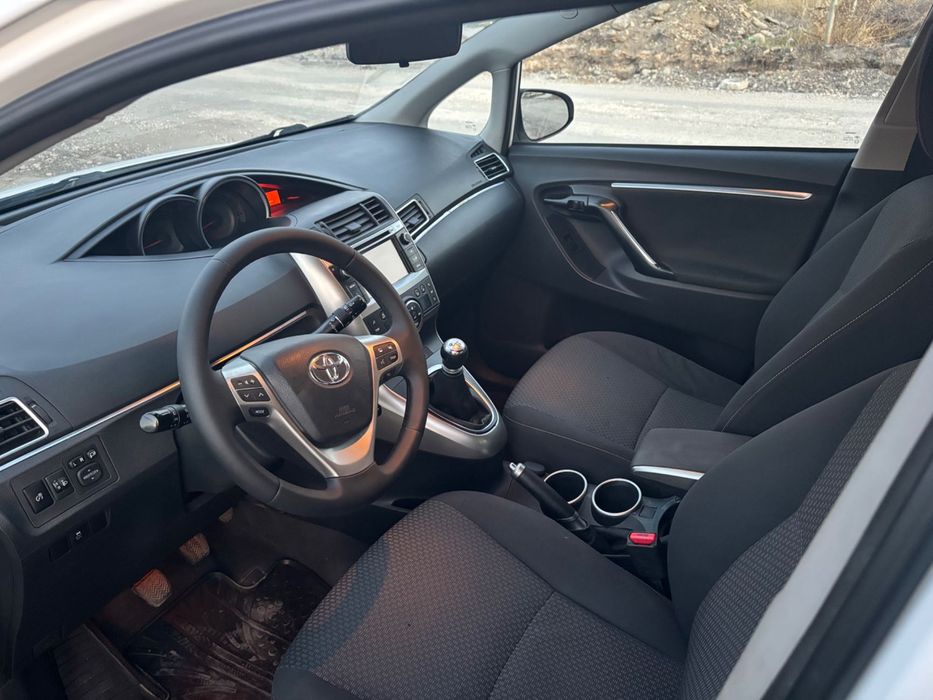 Toyota Verso   2.0 D4D 125 коня 2014
