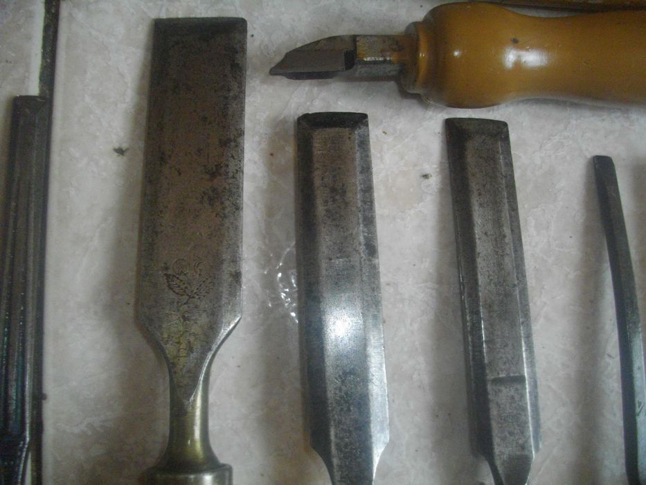 12 бр. Ръчно Дърводелско Длето-Проф-За Струг,Дърворезба-Старо Качество