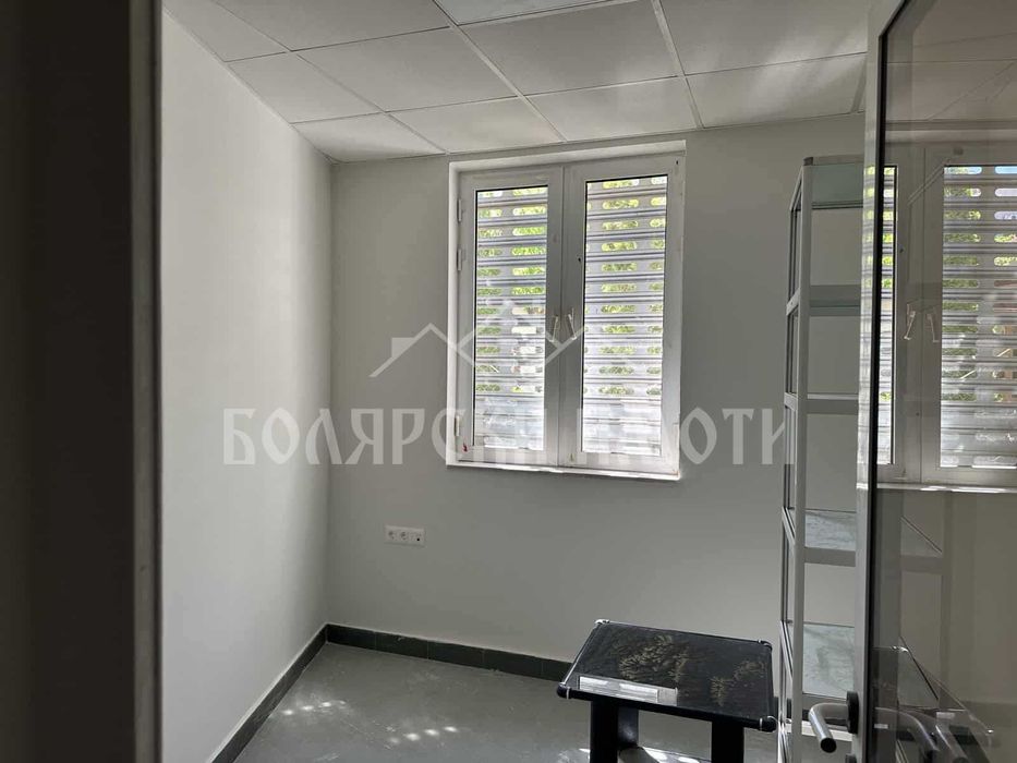 Продава се Магазин в Велико Търново, Център - 111 кв.м за 1354 €/кв.м - Снимка #4