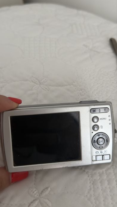 Casio QV-R100 – 14.1 MP дигитален фотоапарат