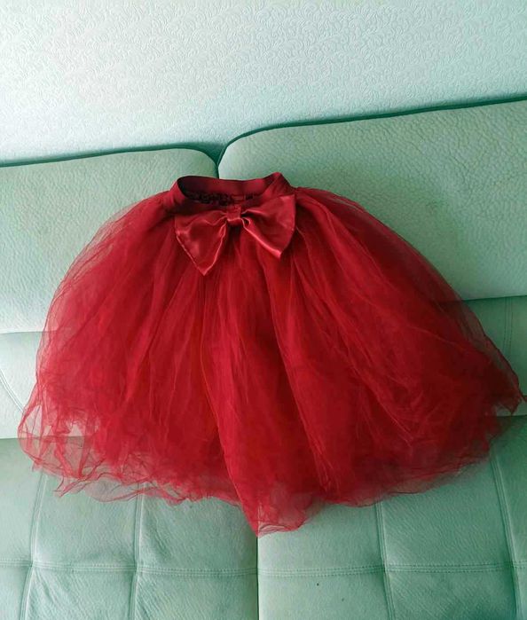 Детска червена пола,пачка