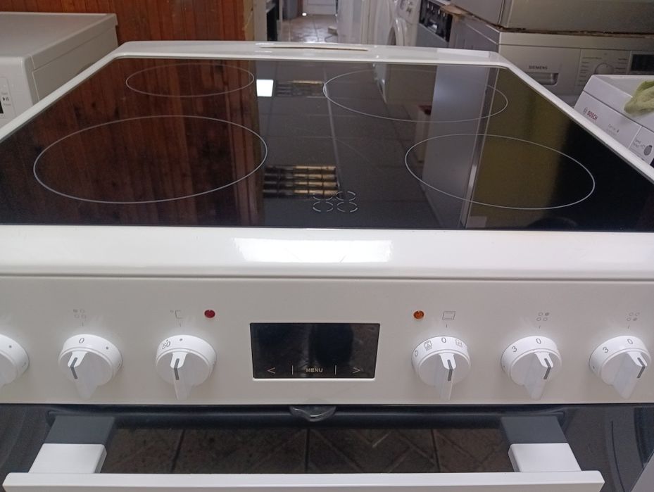 Като нова свободно стояща печка с керамичен плот Gram 2години гаранция