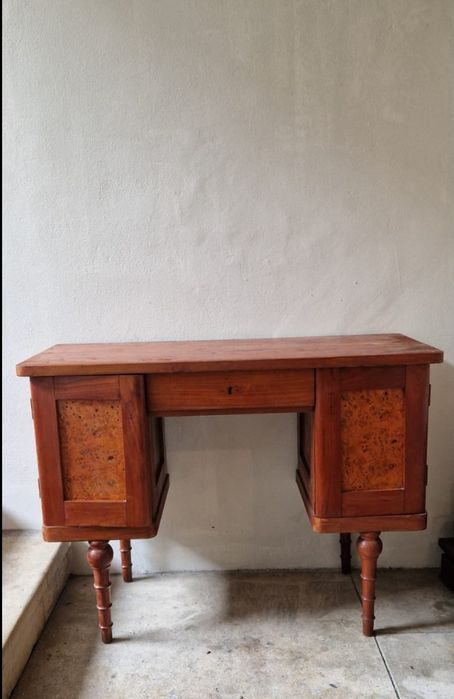 Ocazie! Vand mobila antica- dulapuri, comoda, obiecte etc.