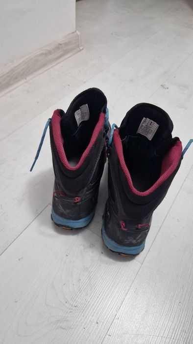 Туристически обувки La sportiva