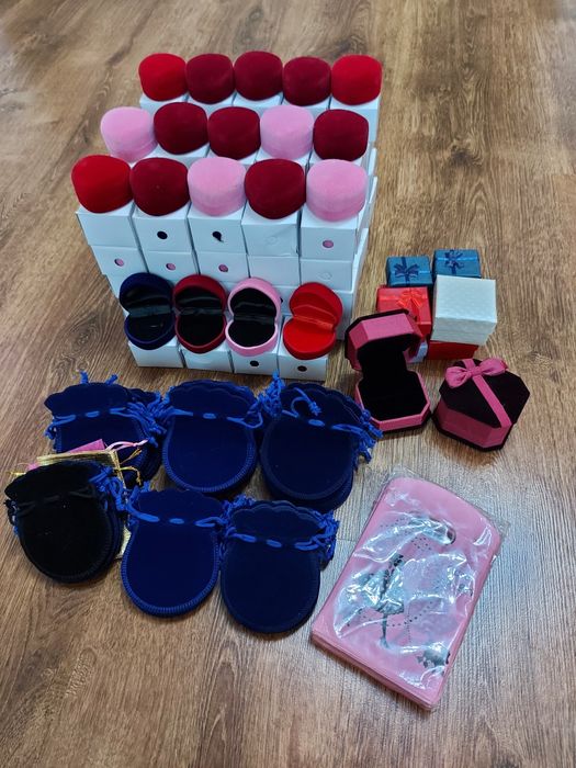 Коробки для украшений подарочные