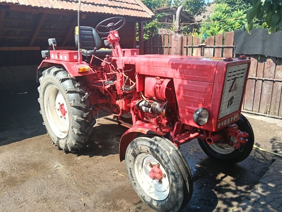 Vând tractoror Belarus T25 cu utilaje