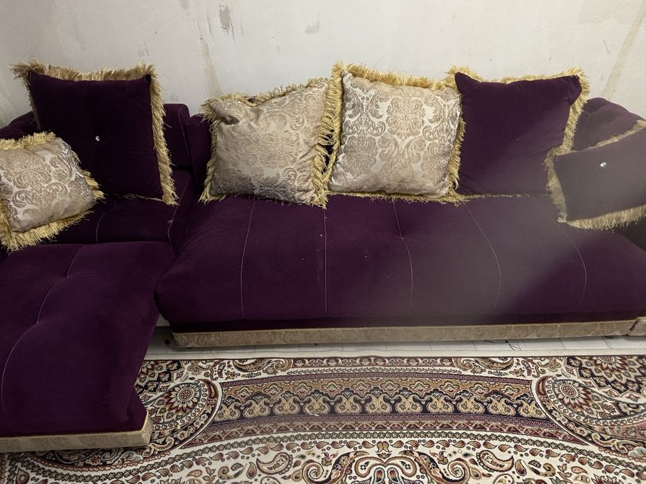 Продам диван длинный