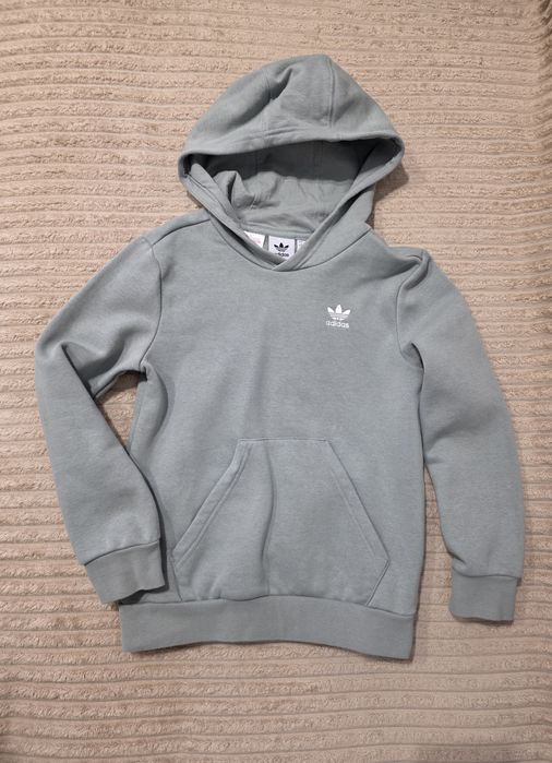 Кофты с капюшоном и без