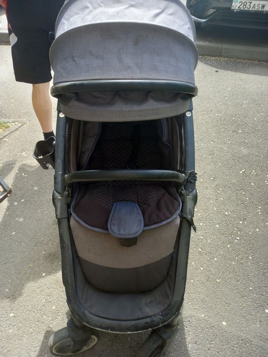 Коляска для малышей