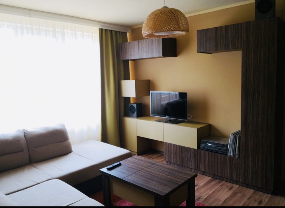 Închiriez apartamet cu 2 camere