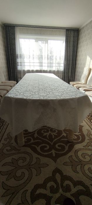 Продам стол гостиной