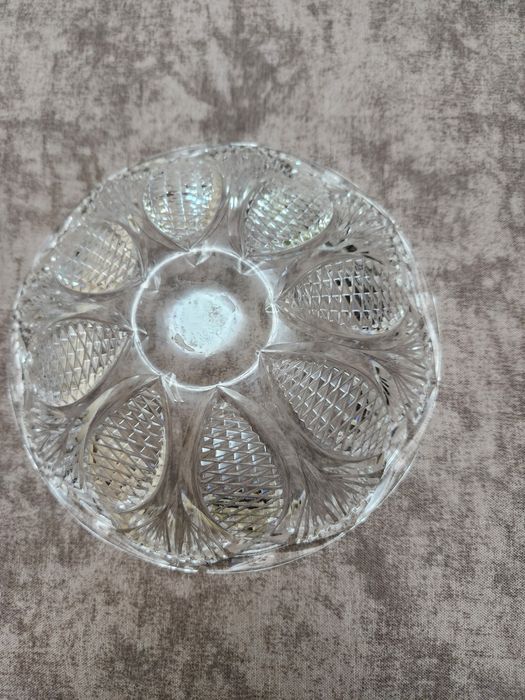 Продам хрустальные рюмки,фруктовницу