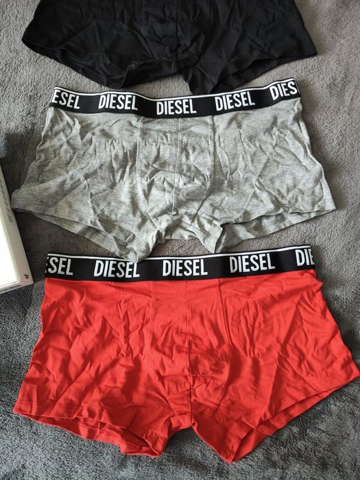 Diesel set 3 boxeri bărbați rosu-gri-negru mărimea M noi originali