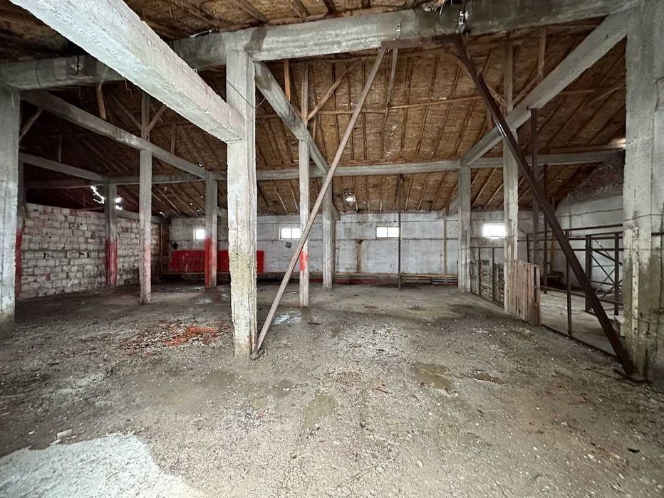 Продава се Промишлена сграда в с. Брезе, Област София-област - 12000 кв.м за 49 €/кв.м - Снимка #4