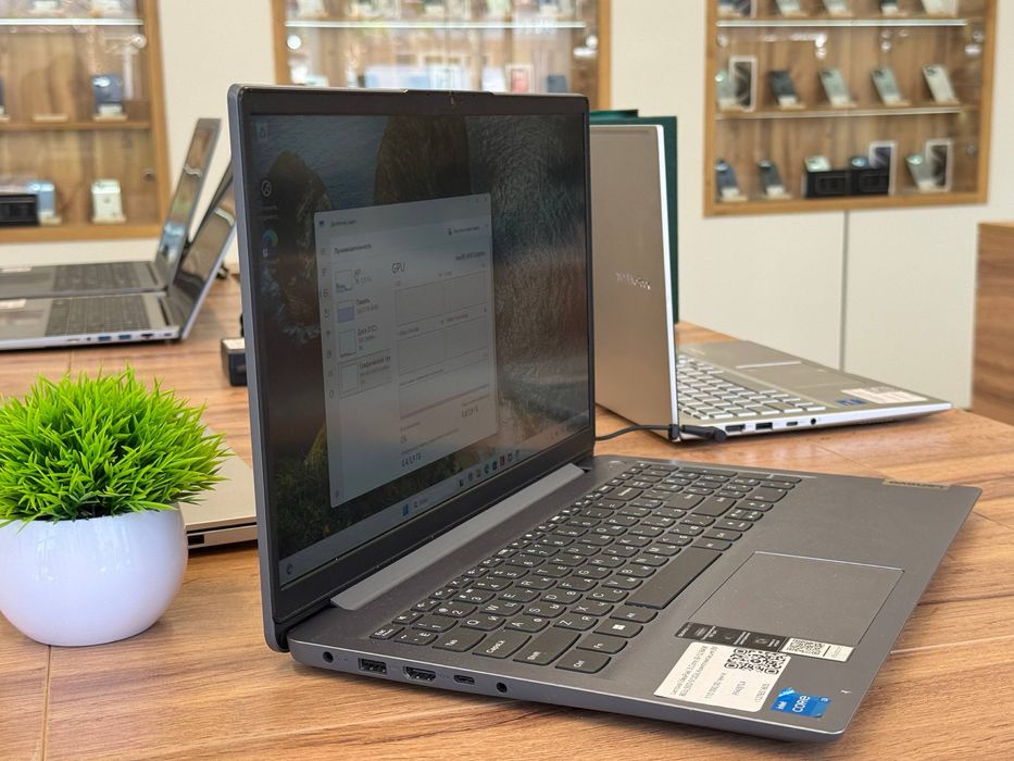 Lenovo Idepad 3 core i3-12