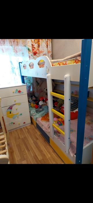 Продам кровать и комод