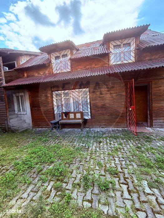 Casă / Vilă cu 4 camere de vânzare