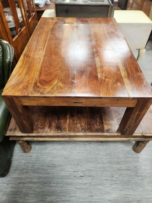 Холна маса от вискокачествено мексиканско палисандрово дърво