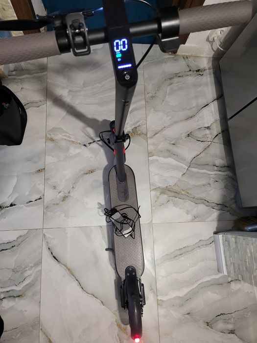 Trotineta electrica noua adusa din Olanda cauciucuri pline încărcător