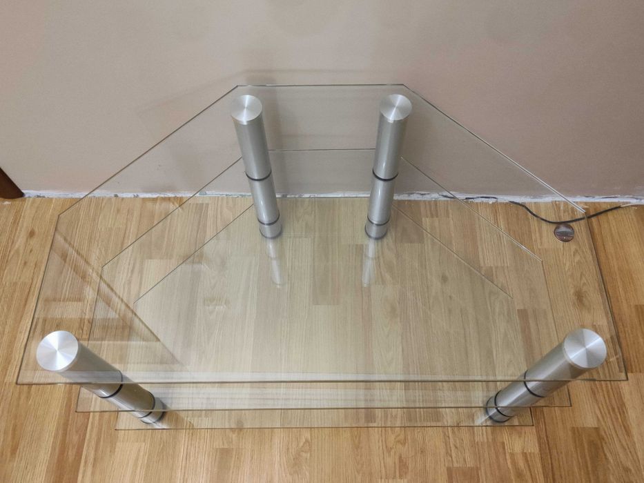 Стильная тумба под телевизор