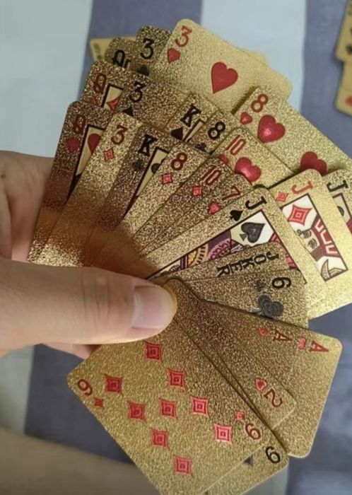 Продам колоду карт новых