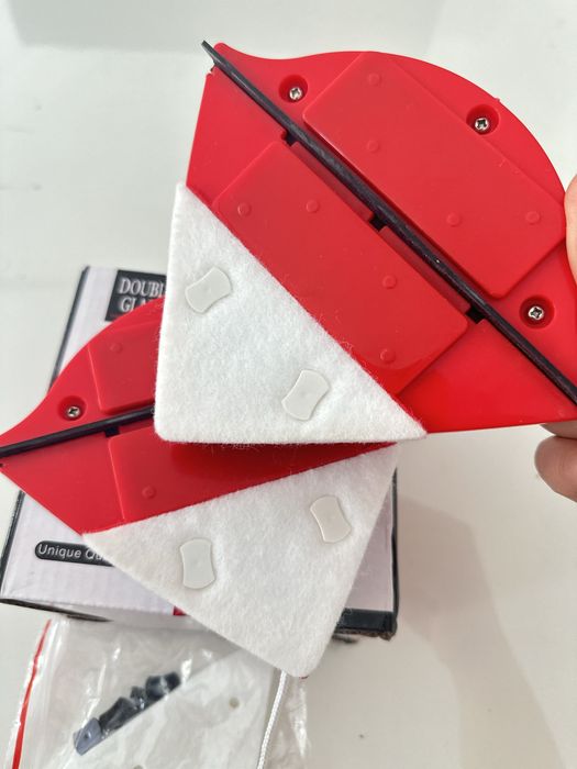 Уред за двустранно почистване на прозорци