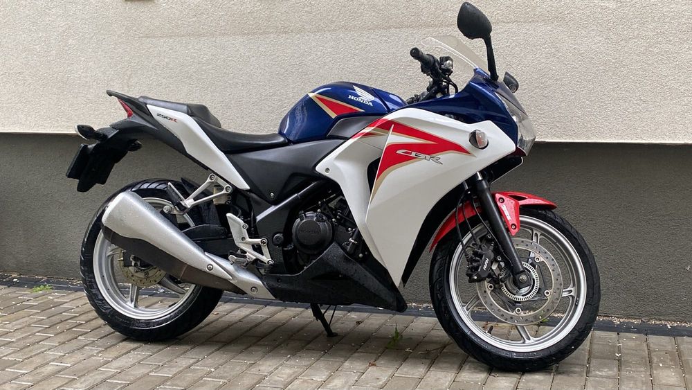 Honda CBR 250R (Ideală A2) - CBS, injecție, stare bună