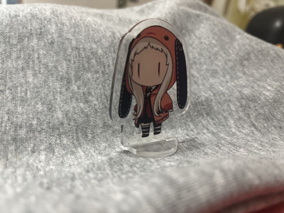 Аниме фигурки (ханджи,руна,фишль)