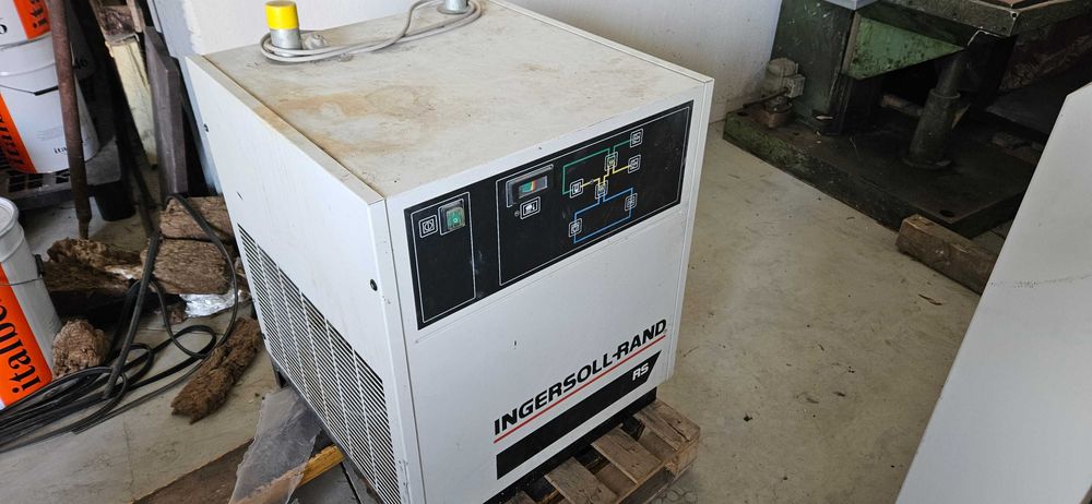 Compresor cu șurub Ingersoll-Rand SSR M30 – NOU (neutilizat) + Drier inclus - 34.5kW