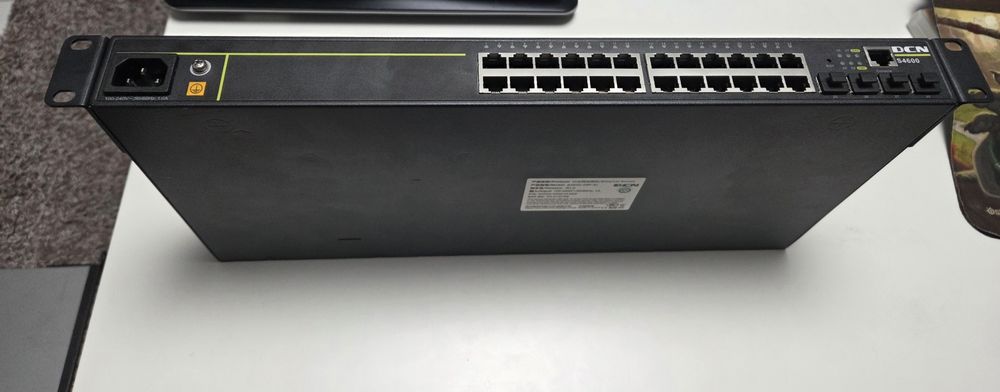 Switch profesional DCN S4600-28P-SI