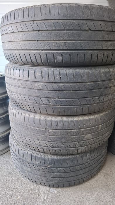 Продам комплект резины 245/60/18