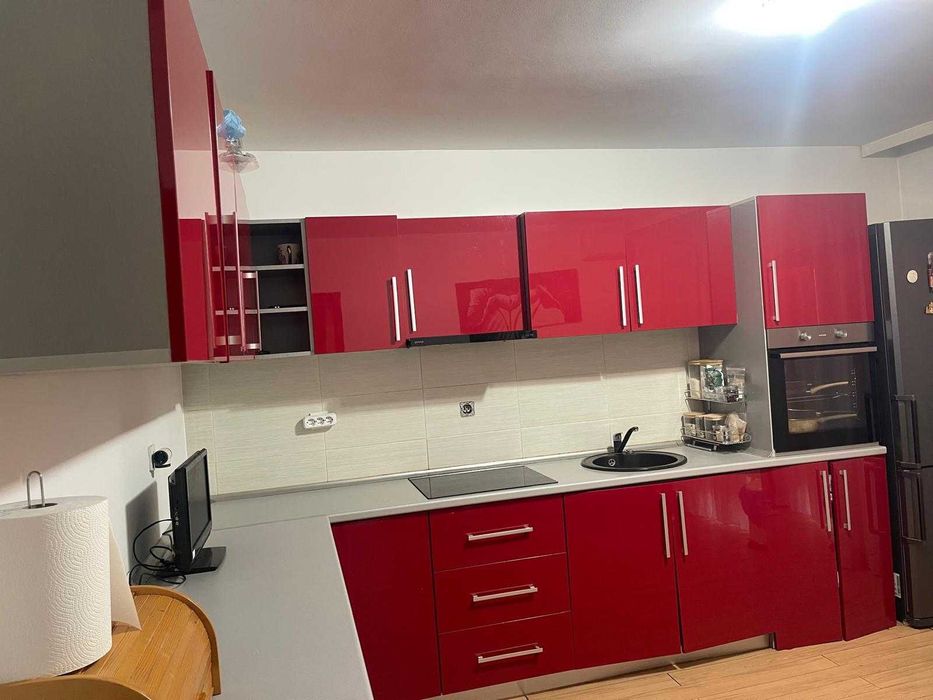 Închiriez apartament 3 camere