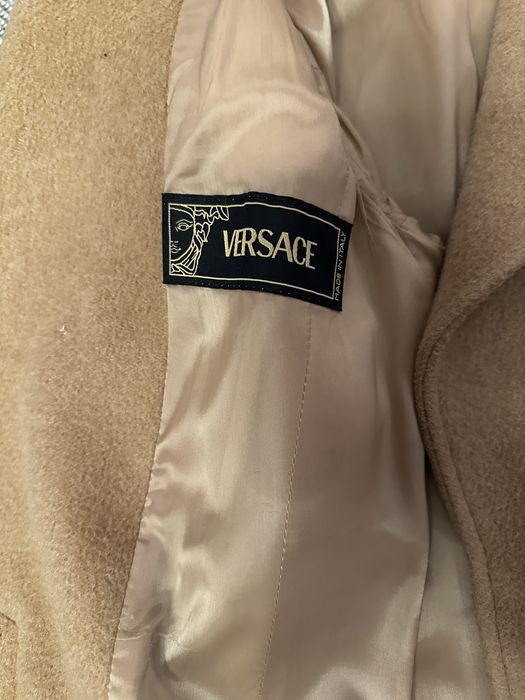 Пальто VERSACE . Алматы .