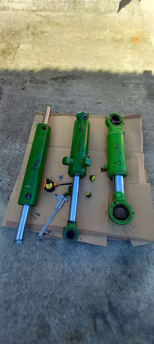 cilindru hidraulic John Deere / cilindru servodirectie / marcatoare