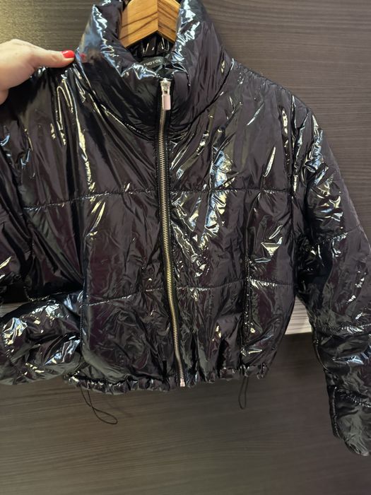 Чисто ново дамско късо яке лак