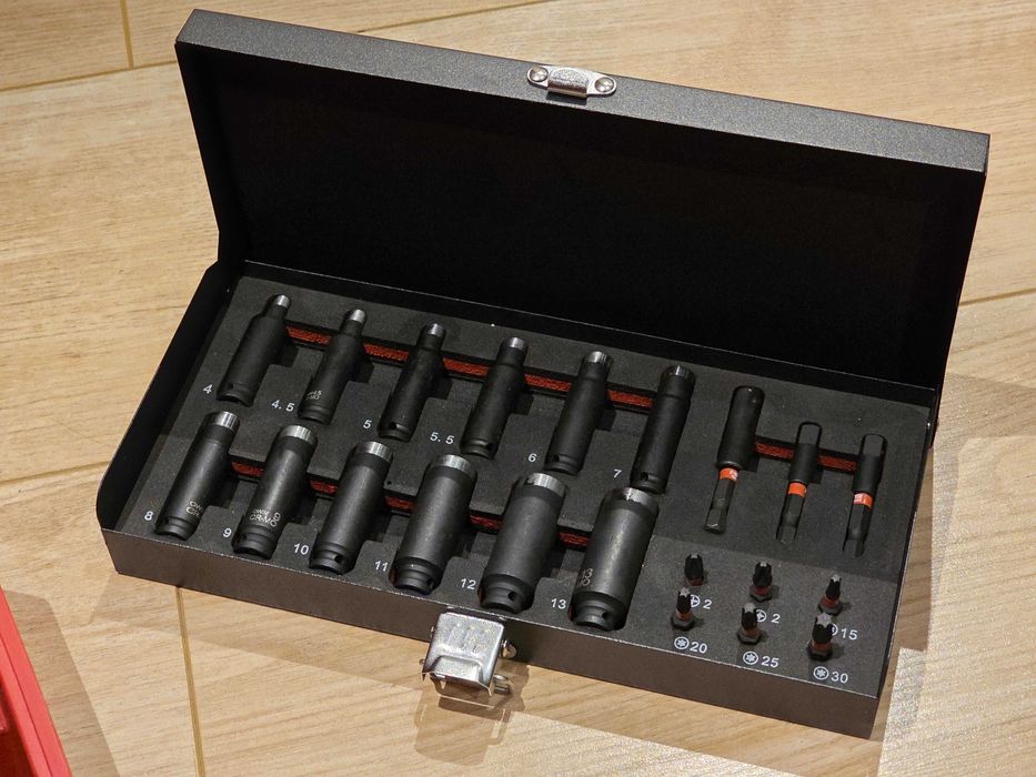 Filetanta cu impact Parkside Performance + acumulator si trusa chei