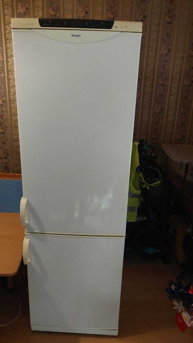 Хладилник с фризер " Snaige "